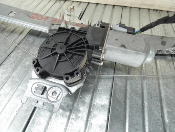 Leve vitre electrique avant droit PEUGEOT 207 PHASE 1 Diesel
