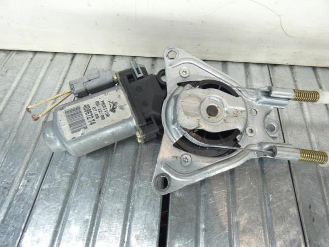Leve vitre electrique avant droit PEUGEOT 106 PHASE 1 Essence