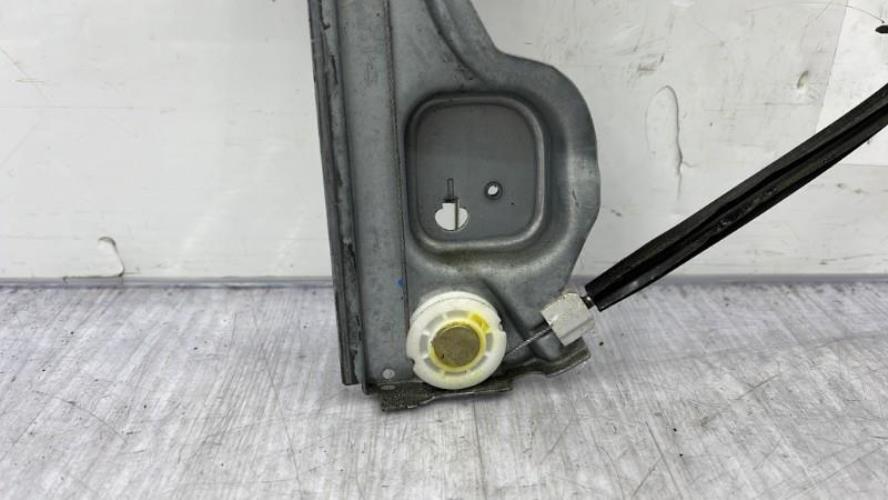 Leve vitre electrique avant droit PEUGEOT 1007 Diesel