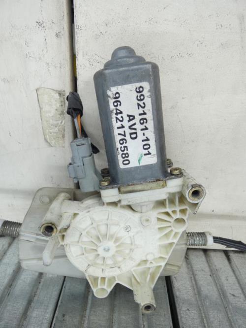 Leve vitre electrique avant droit PEUGEOT