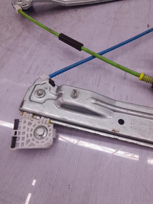 Leve vitre electrique avant droit CITROEN C3 PICASSO PHASE 2 Diesel