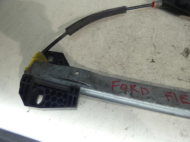 Leve vitre electrique avant droit FORD FIESTA 4 PHASE 2