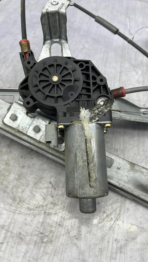 Leve vitre electrique avant droit PEUGEOT 206 PHASE 1 Diesel