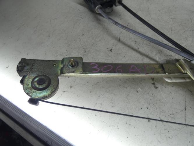 Leve vitre electrique avant droit PEUGEOT 306 PHASE 1