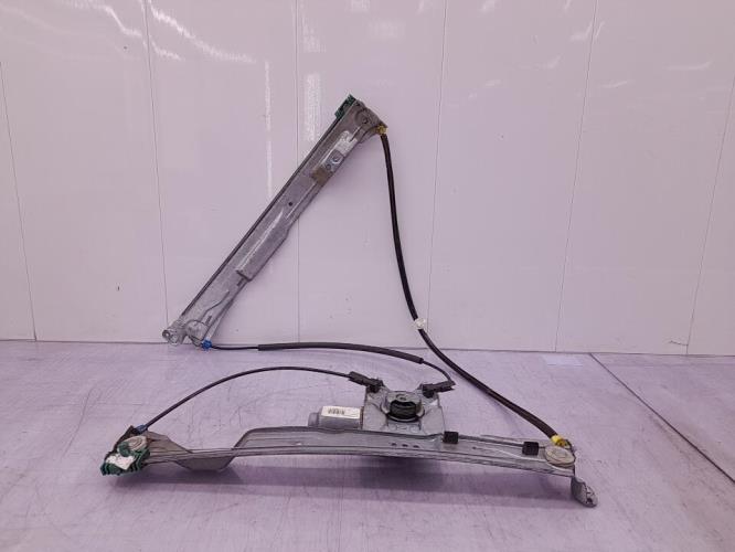 Leve vitre electrique avant droit RENAULT CLIO 3 PHASE 1