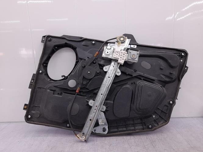 Leve vitre electrique avant gauche FORD FIESTA 5 PHASE 1 Diesel