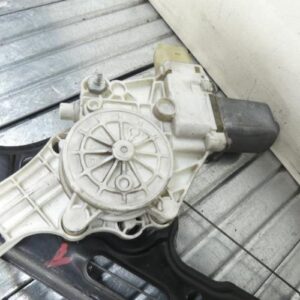Leve vitre electrique avant gauche BMW SERIE 1 E87 PHASE 1 Diesel