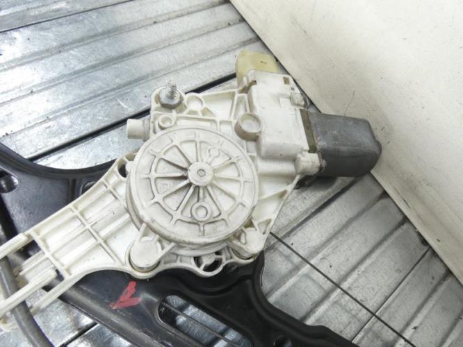 Leve vitre electrique avant gauche BMW SERIE 1 E87 PHASE 1 Diesel