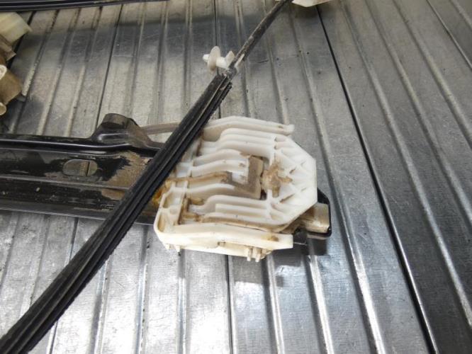 Leve vitre electrique avant gauche BMW SERIE 1 E87 PHASE 1 Diesel