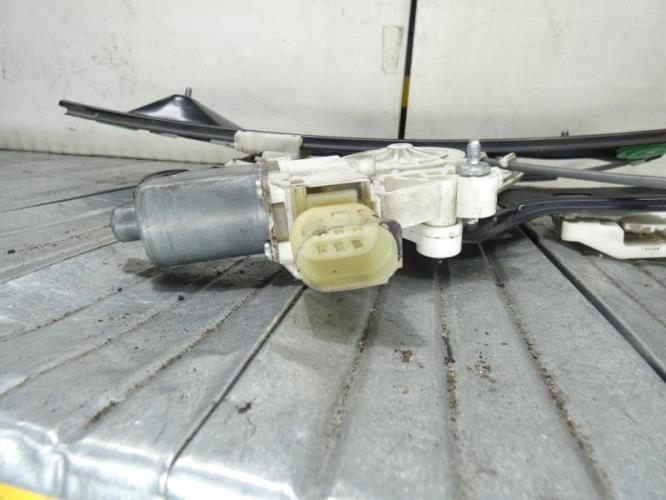 Leve vitre electrique avant gauche BMW SERIE 1 E87 PHASE 1 Diesel