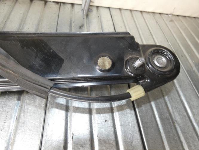 Leve vitre electrique avant gauche BMW SERIE 1 E87 PHASE 1 Diesel