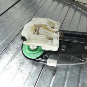 Leve vitre electrique avant gauche BMW SERIE 1 E87 PHASE 1 Essence