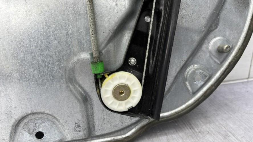 Leve vitre electrique avant gauche VOLKSWAGEN POLO 4 PHASE 1 Diesel