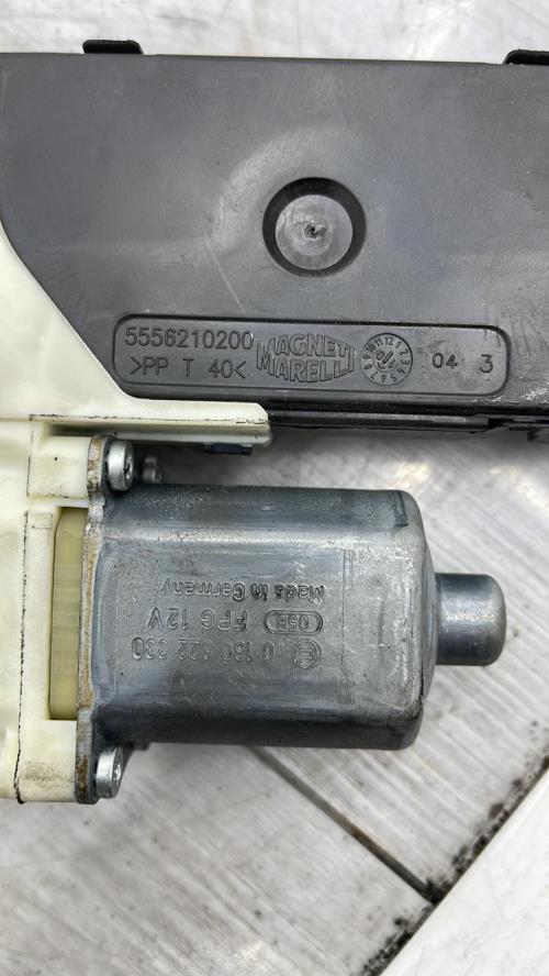 Leve vitre electrique avant gauche RENAULT LAGUNA 3 PHASE 1 Diesel