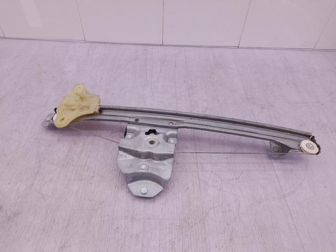 Leve vitre electrique avant gauche RENAULT CLIO 4 PHASE 2 Essence