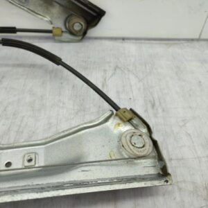 Leve vitre electrique avant gauche RENAULT CLIO 3 PHASE 1 Diesel