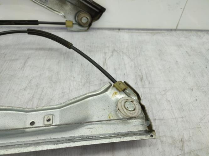 Leve vitre electrique avant gauche RENAULT CLIO 3 PHASE 1 Diesel