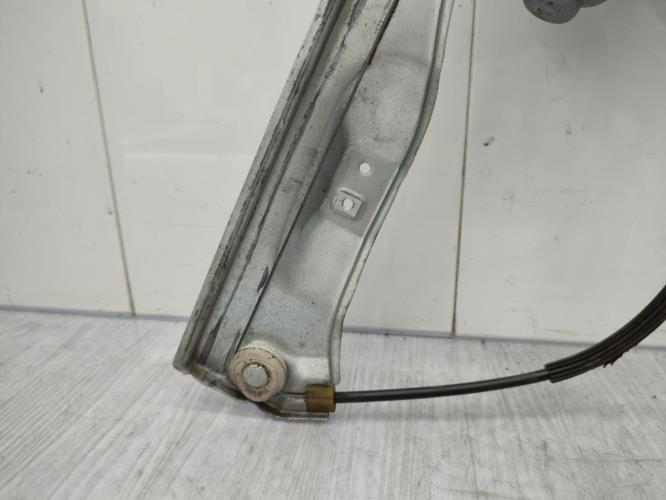Leve vitre electrique avant gauche RENAULT CLIO 3 PHASE 2 Essence