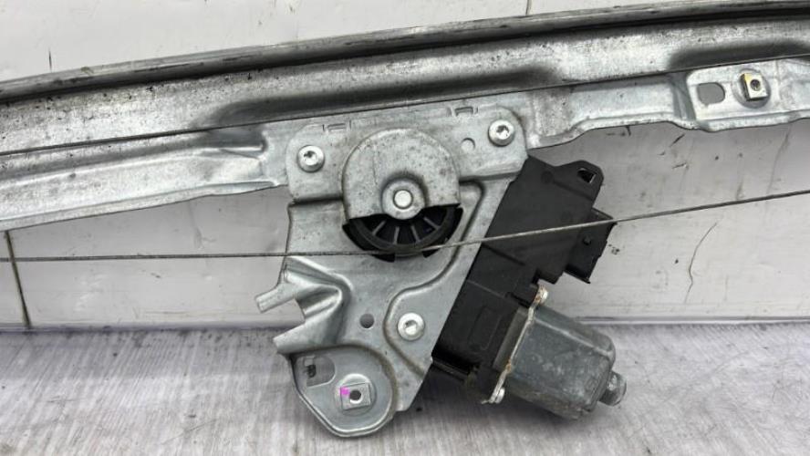 Leve vitre electrique avant gauche PEUGEOT 308 1 SW PHASE 1 BREAK Diesel