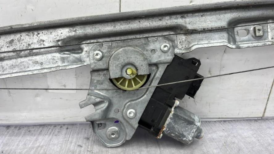 Leve vitre electrique avant gauche PEUGEOT 308 1 SW PHASE 1 BREAK Diesel