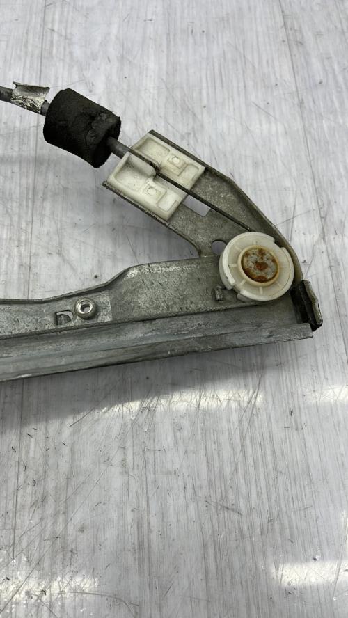 Leve vitre electrique avant gauche PEUGEOT 206 PHASE 1 Diesel