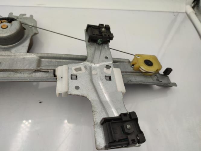 Leve vitre electrique avant gauche PEUGEOT 207+ Diesel