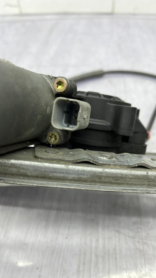 Leve vitre electrique avant gauche PEUGEOT 206 PHASE 1 Essence