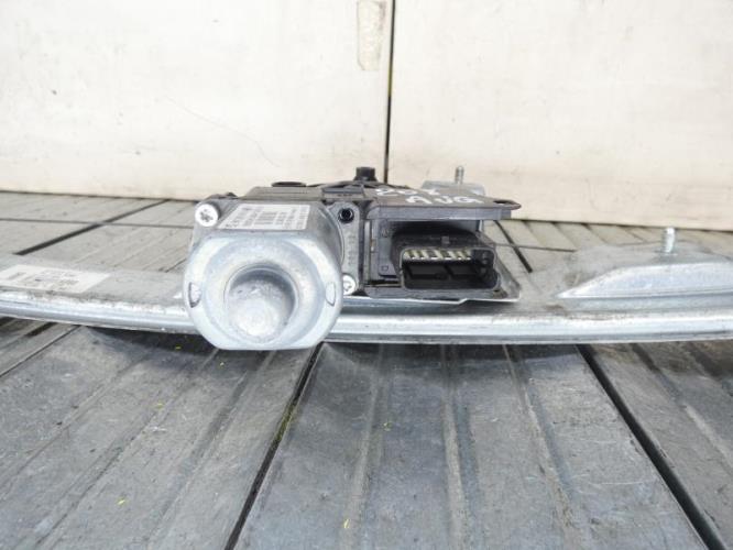 Leve vitre electrique avant gauche PEUGEOT