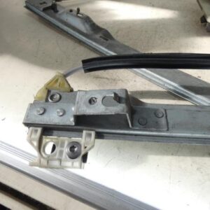 Leve vitre electrique avant gauche CITROEN C4 PICASSO 1