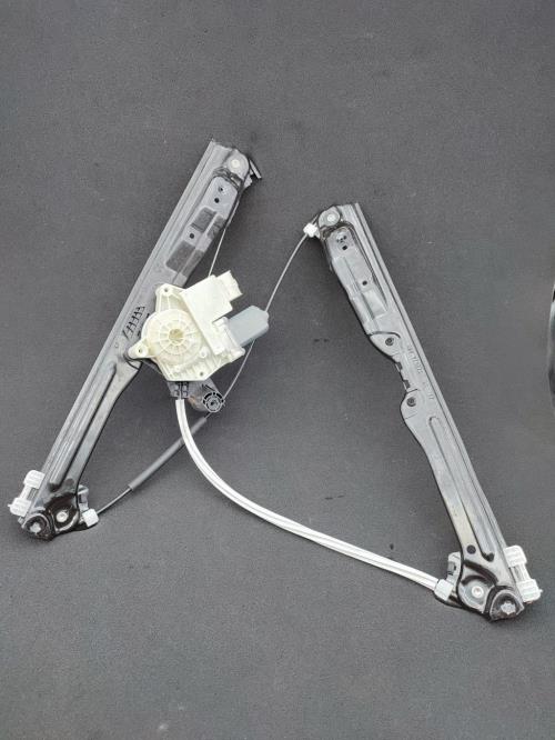 Leve vitre electrique avant gauche PEUGEOT 308 2 PHASE 2 Diesel