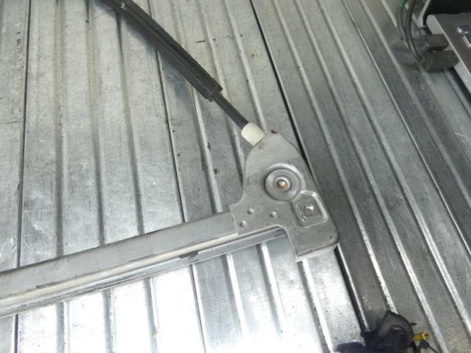 Leve vitre electrique avant gauche AUDI 80 3 PHASE 1 Diesel