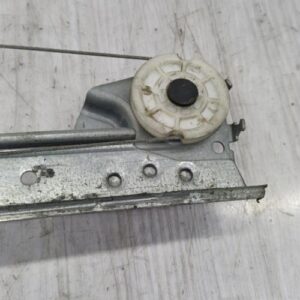Leve vitre electrique avant gauche PEUGEOT 107 PHASE 1 Essence