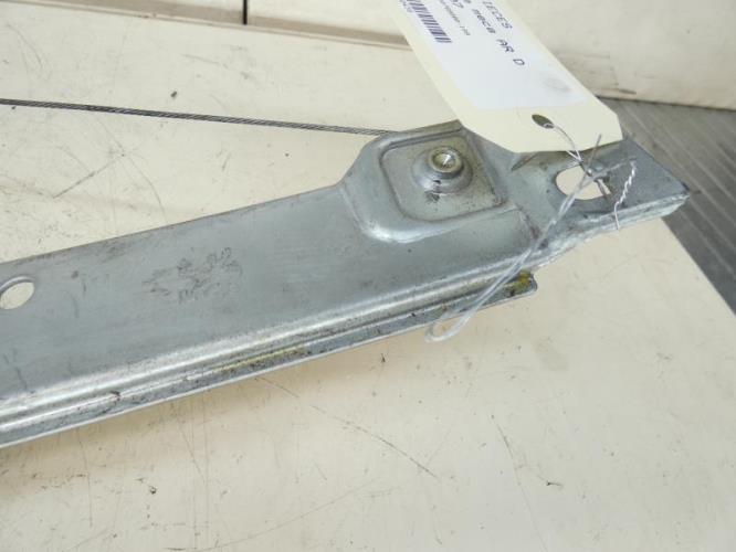 Leve vitre mecanique arriere droit PEUGEOT