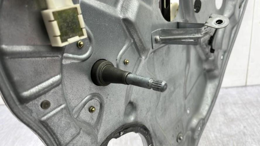 Leve vitre mecanique arriere droit VOLKSWAGEN POLO 4 PHASE 1 Diesel