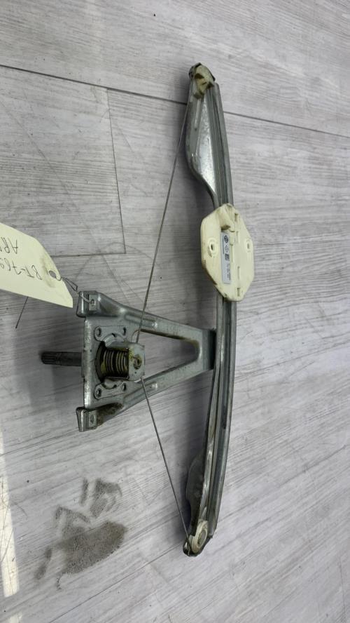 Leve vitre mecanique arriere droit RENAULT CLIO 2 PHASE 2 Diesel