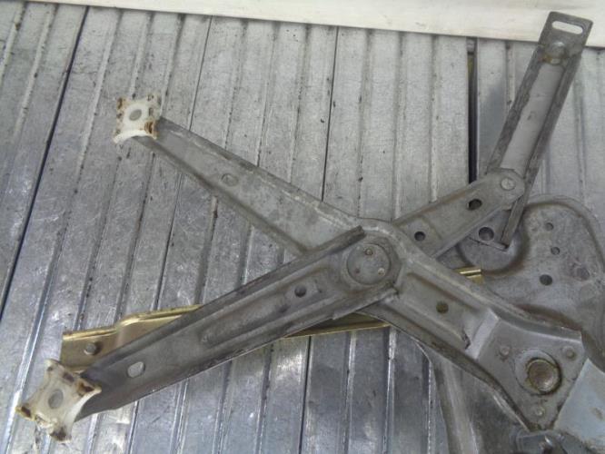 Leve vitre mecanique arriere droit BMW SERIE 5 E34 Diesel
