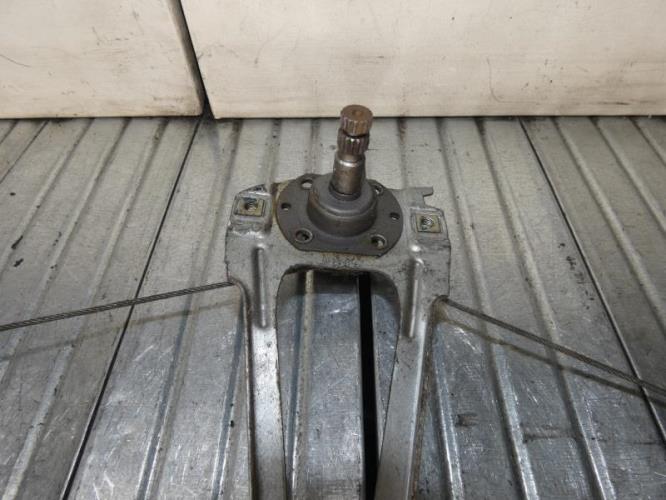 Leve vitre mecanique arriere droit MERCEDES 300 W124 PHASE 1 Diesel