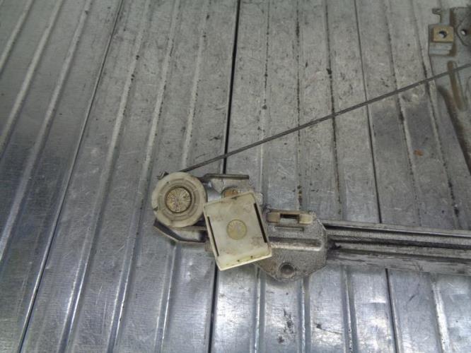 Leve vitre mecanique arriere droit MERCEDES CLASSE E 124 PHASE 2 Diesel