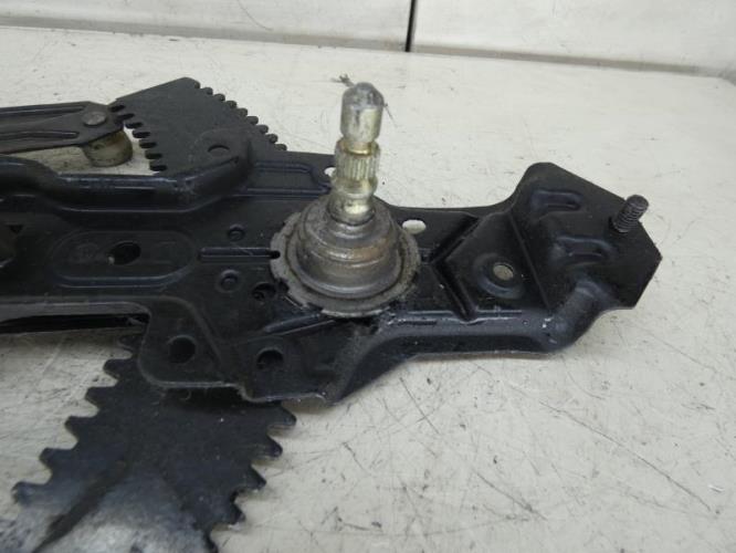 Leve vitre mecanique arriere droit PEUGEOT