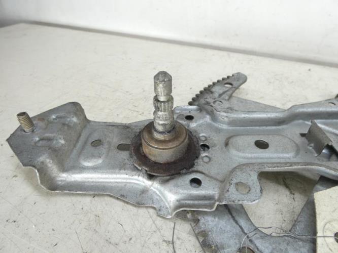 Leve vitre mecanique arriere droit PEUGEOT