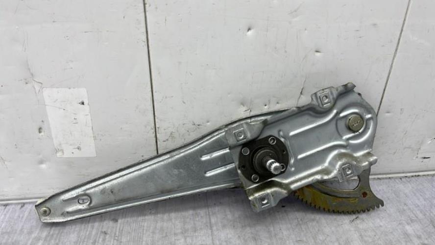 Leve vitre mecanique arriere gauche TOYOTA YARIS 1 PHASE 2