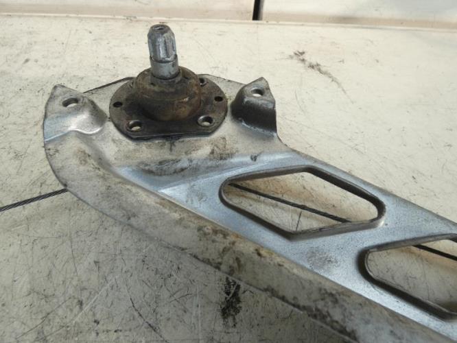 Leve vitre mecanique arriere gauche OPEL CORSA B