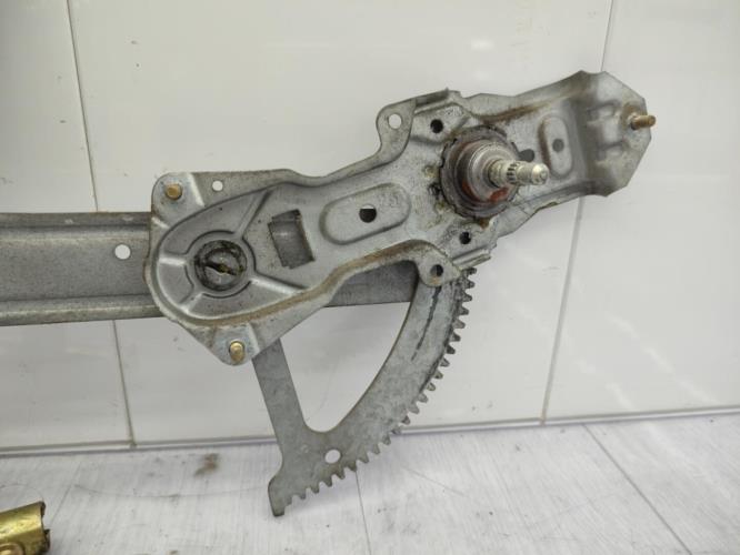 Leve vitre mecanique arriere gauche PEUGEOT 205 PHASE 2 Essence