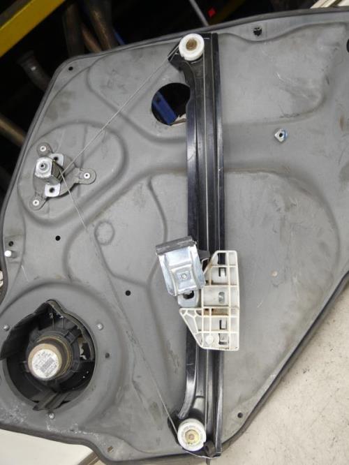 Leve vitre mecanique arriere gauche MERCEDES CLASSE A 169 PHASE 1