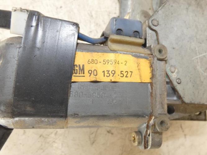 Leve vitre mecanique avant droit OPEL CORSA A PHASE 1
