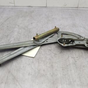 Leve vitre mecanique avant droit PEUGEOT 205 PHASE 2 Diesel