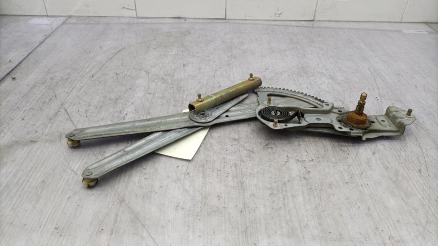 Leve vitre mecanique avant droit PEUGEOT 205 PHASE 2 Diesel