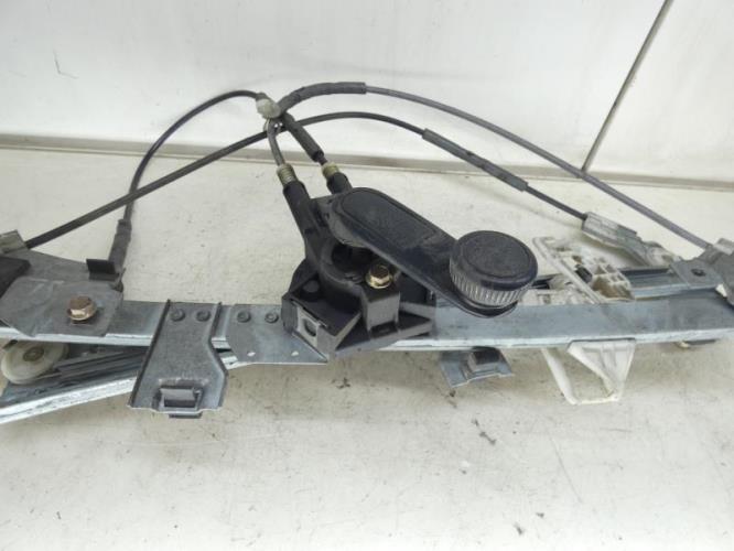 Leve vitre mecanique avant droit PEUGEOT