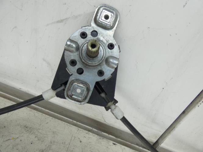 Leve vitre mecanique avant gauche VOLKSWAGEN GOLF 2