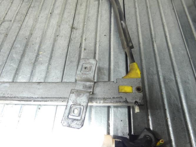 Leve vitre mecanique avant gauche VOLKSWAGEN GOLF 2 Diesel